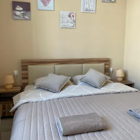 Opera House Apartment *