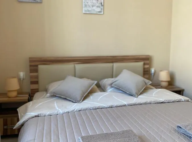 Opera House Apartment *